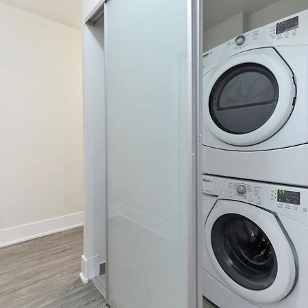 Delsuites - 300 Front Street - 30 Night Stays Toronto Bagian luar foto